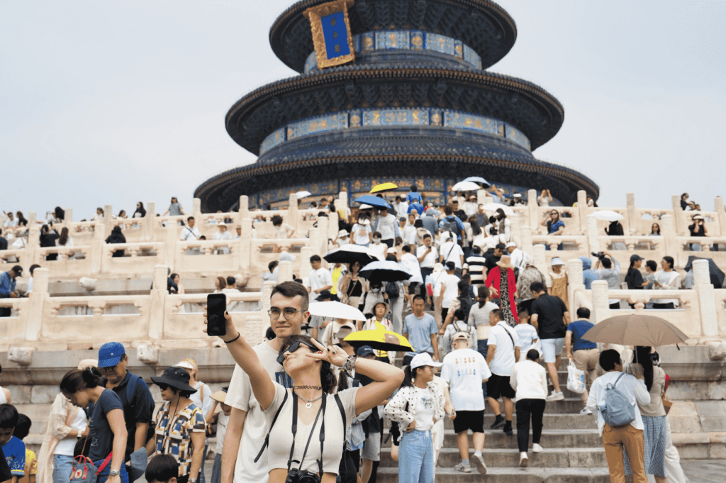 Foreigners Visiting Beijing—Temple of Heaven